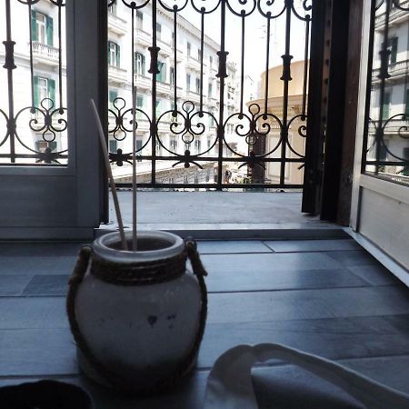Domus Alma Bed & Breakfast Наполи Екстериор снимка