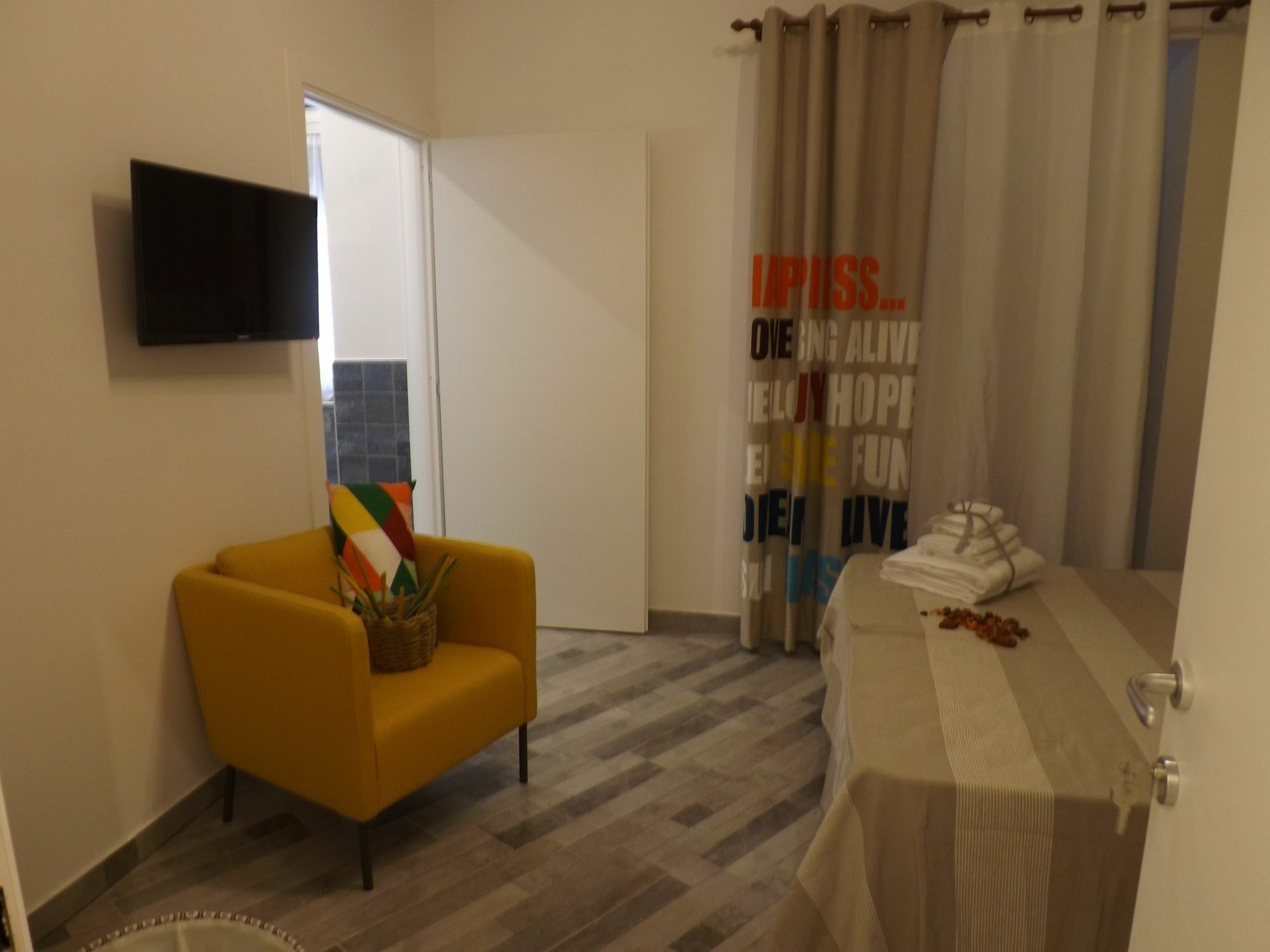 Domus Alma Bed & Breakfast Наполи Екстериор снимка