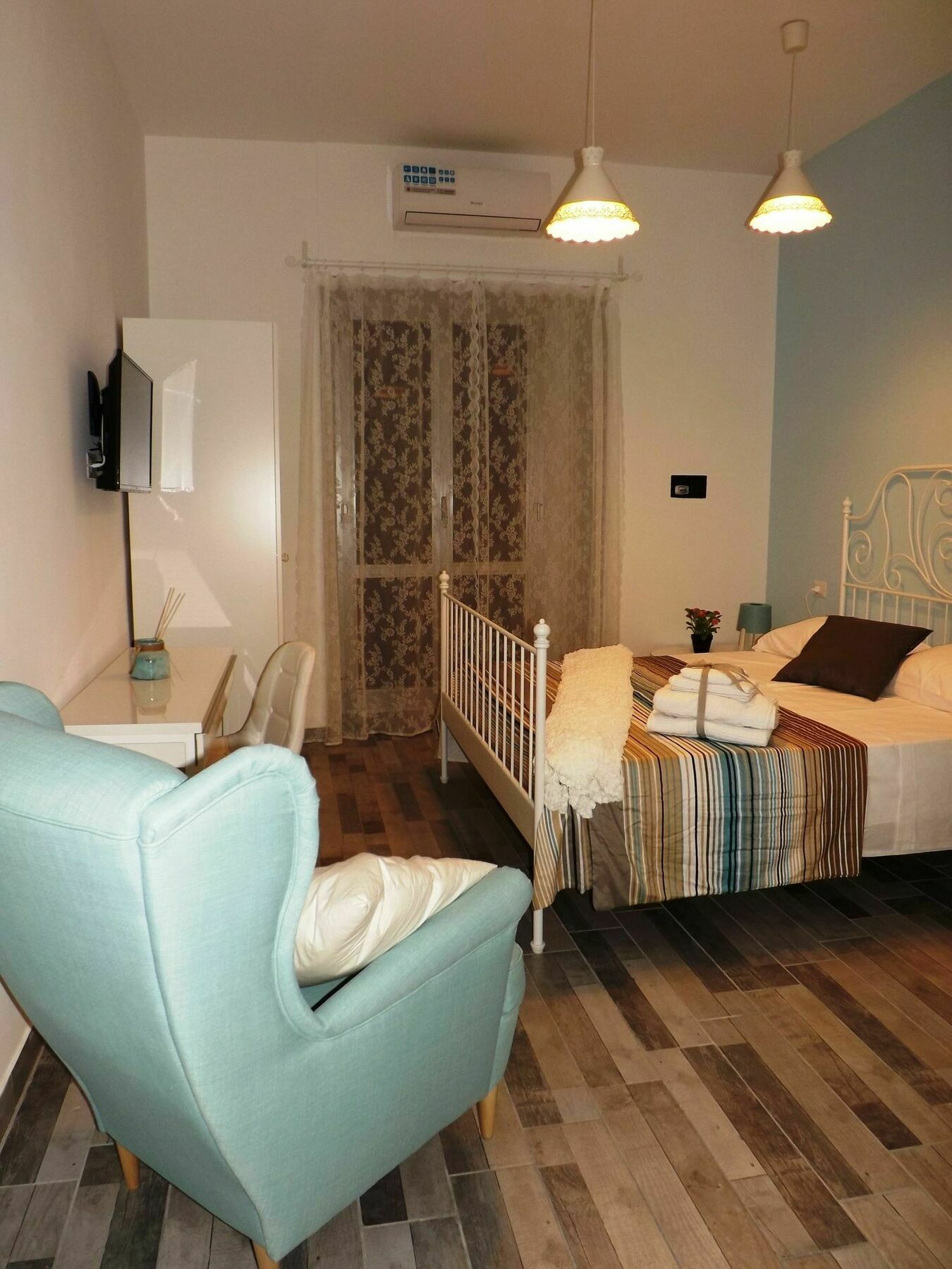 Domus Alma Bed & Breakfast Наполи Екстериор снимка